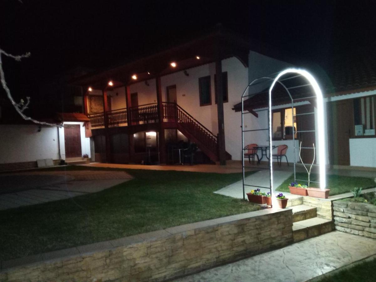 Bolyarski Stan Guest House ヴェリキー・プレスラフ エクステリア 写真
